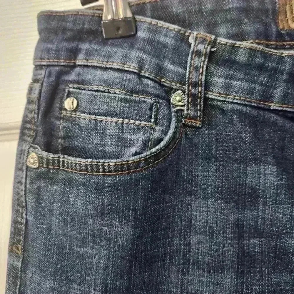 Kut From The Kloth Size 10 High Rise Jeans Dark Blue Boot Cut EUC - Picture 3 of 11